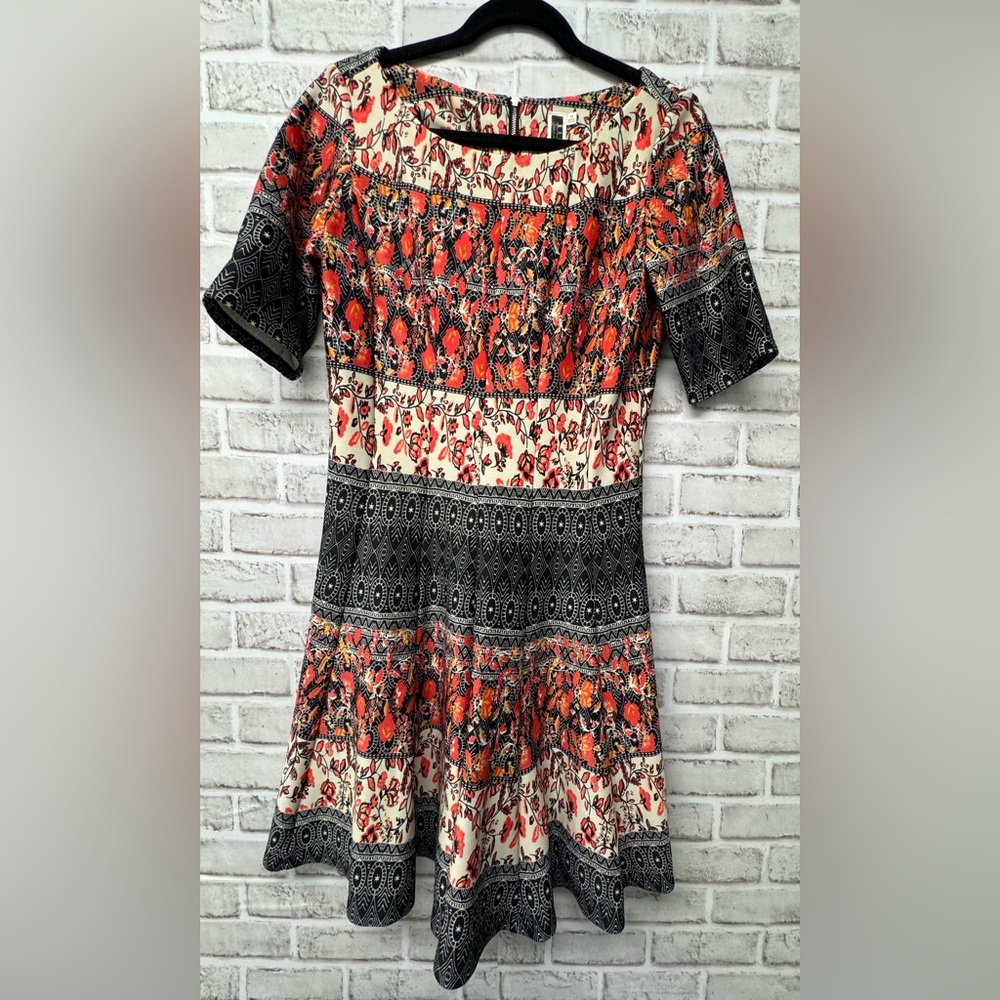 Julian Taylor Floral Patterned Dress Orange/Black sz 12 zip back.